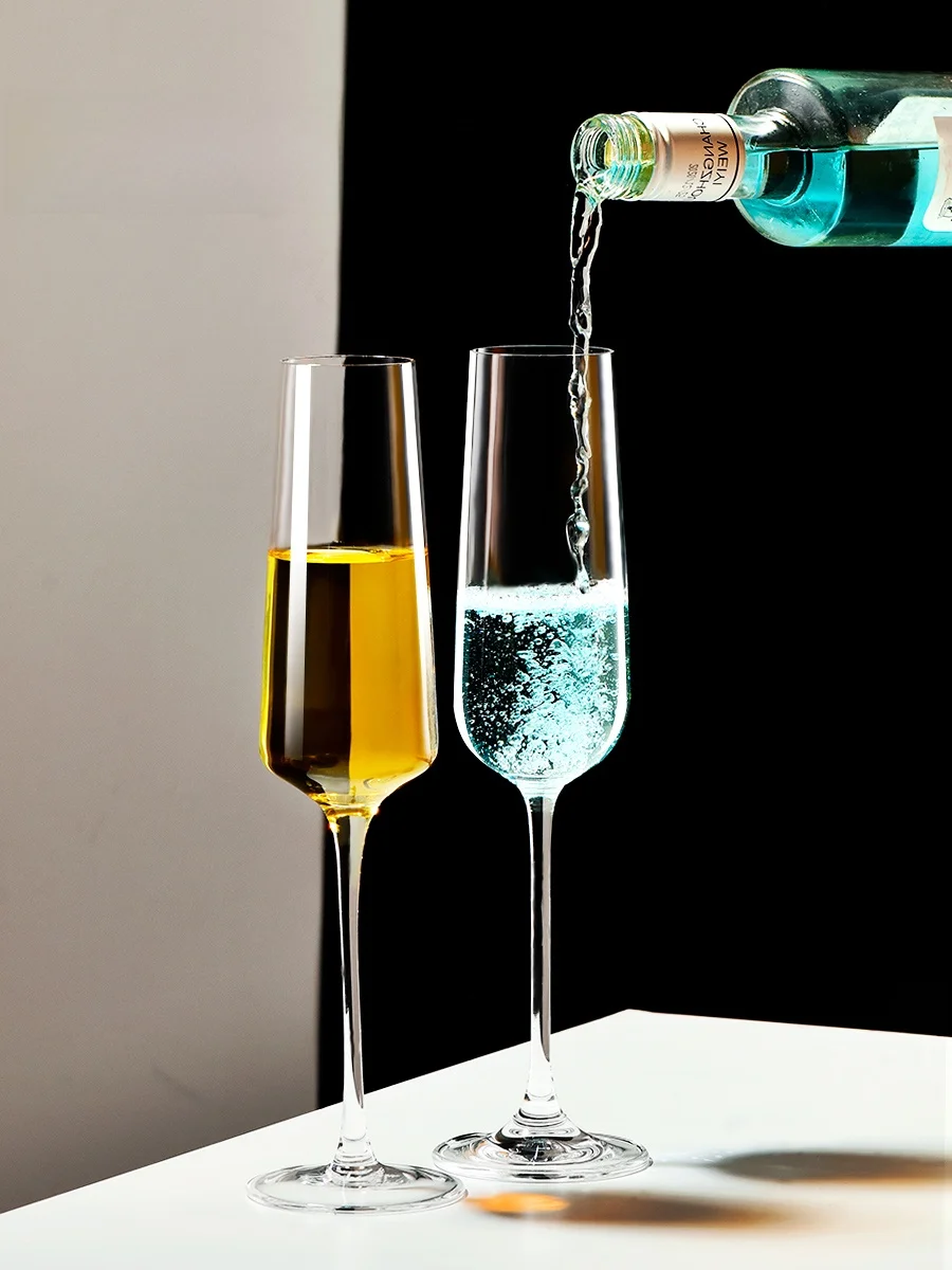 European Style Champagne Glass Set 6 Pieces Creative Crystal Glass Red Wine High Footed Cup Bubbles Sweet Wine 2 Pcs Pair
European Style Champagne Glass Set 6 Pieces Creative Crystal Glass Red Wine High Footed Cup Bubbles Sweet Wine 2 Pcs Pair