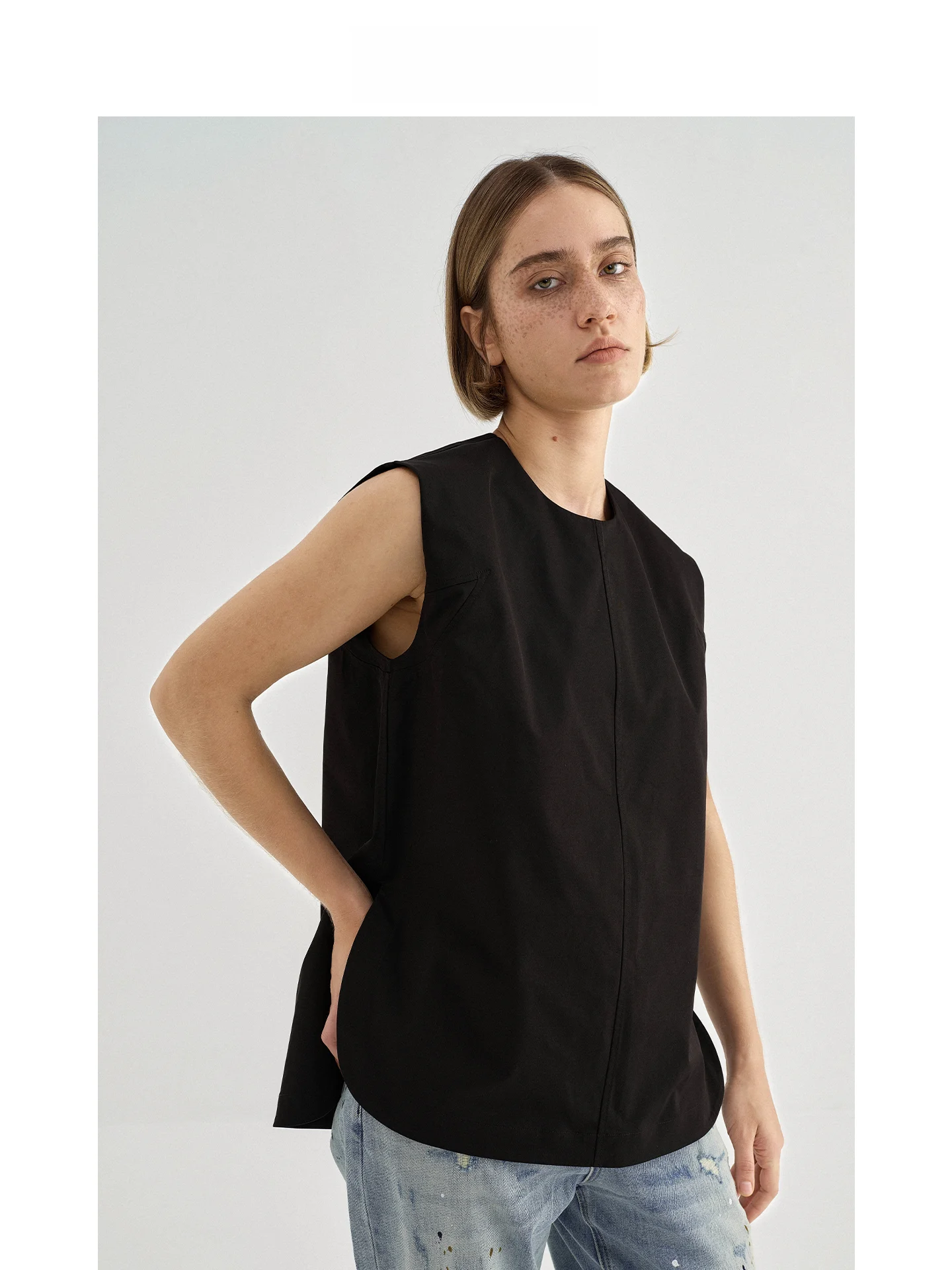 EREMIN Lin ZhiQing Stand Collar Zipper Back Simple Quality Linen Vest Casual Style Loose Fit round Neck Polyester Fabric
EREMIN Lin ZhiQing Stand Collar Zipper Back Simple Quality Linen Vest Casual Style Loose Fit round Neck Polyester Fabric