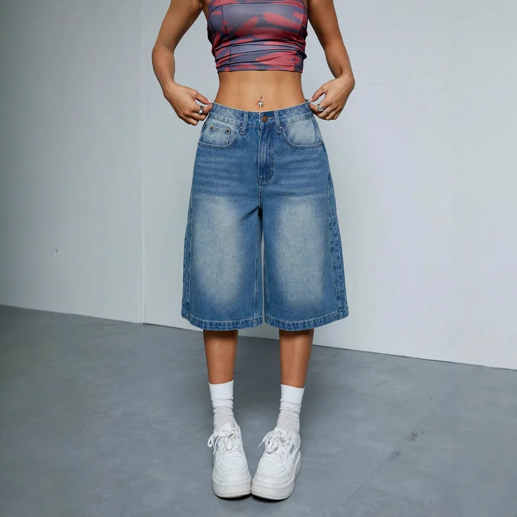 Summer New Comfortable Simple Loose Mid-length Straight-leg Jeans, American Fashion and Versatile Women's Casual Denim Shorts
Summer New Comfortable Simple Loose Mid-length Straight-leg Jeans, American Fashion and Versatile Women's Casual Denim Shorts