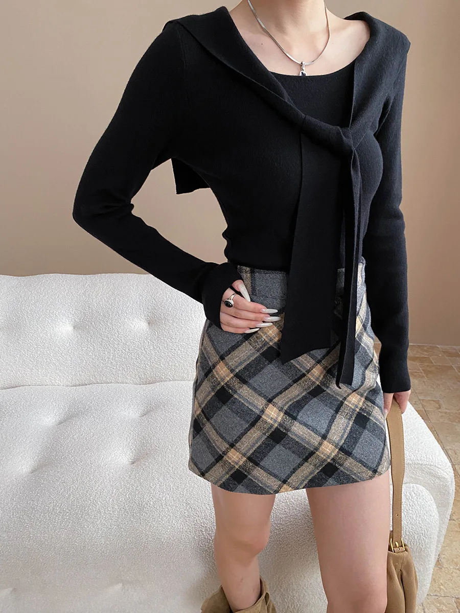 Women's casual solid color shawl navy collar temperament slim fit and slimming base knitted sweater
Women's casual solid color shawl navy collar temperament slim fit and slimming base knitted sweater