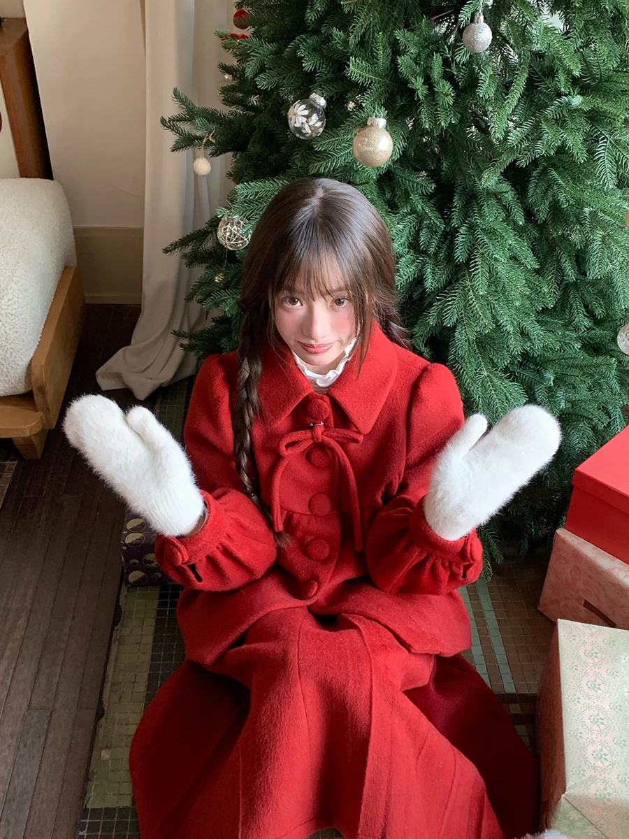 Шикарный новогодний комплект из красного бархатного пальто и юбки с воротником-стойкой и бантом для милых девушек, модный женский костюм
Шикарный новогодний комплект из красного бархатного пальто и юбки с воротником-стойкой и бантом для милых девушек, модный женский костюм