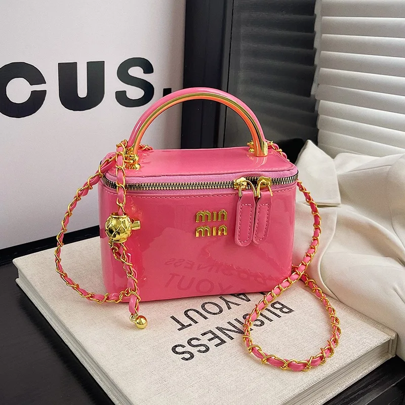 2026 French Style Box Bag, Elegant Women's Chain Shoulder Bag, Luxury Retro Clutch, Chic Crossbody & Top-Handle Designer Purse
2026 French Style Box Bag, Elegant Women's Chain Shoulder Bag, Luxury Retro Clutch, Chic Crossbody & Top-Handle Designer Purse