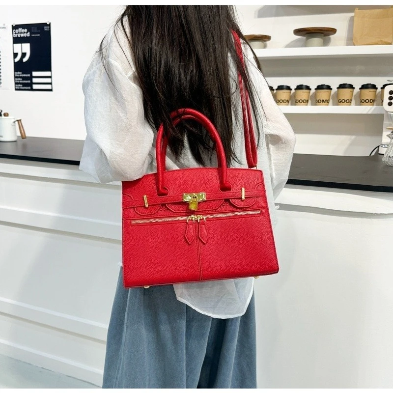 2025 Women's Messenger Bag - European & American High-End Fashion Crossbody Bag, Stylish & Portable
2025 Women's Messenger Bag - European & American High-End Fashion Crossbody Bag, Stylish & Portable