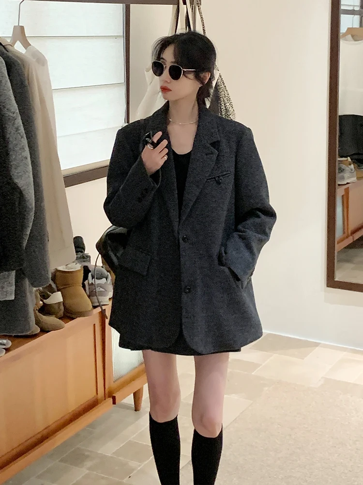 Повседневная женская пуховая куртка в корейском стиле с оригинальным дизайном, для поездок на работу, весна 2025, новинка, с длинными рукавами, на одной пуговице.
Повседневная женская пуховая куртка в корейском стиле с оригинальным дизайном, для поездок на работу, весна 2025, новинка, с длинными рукавами, на одной пуговице.