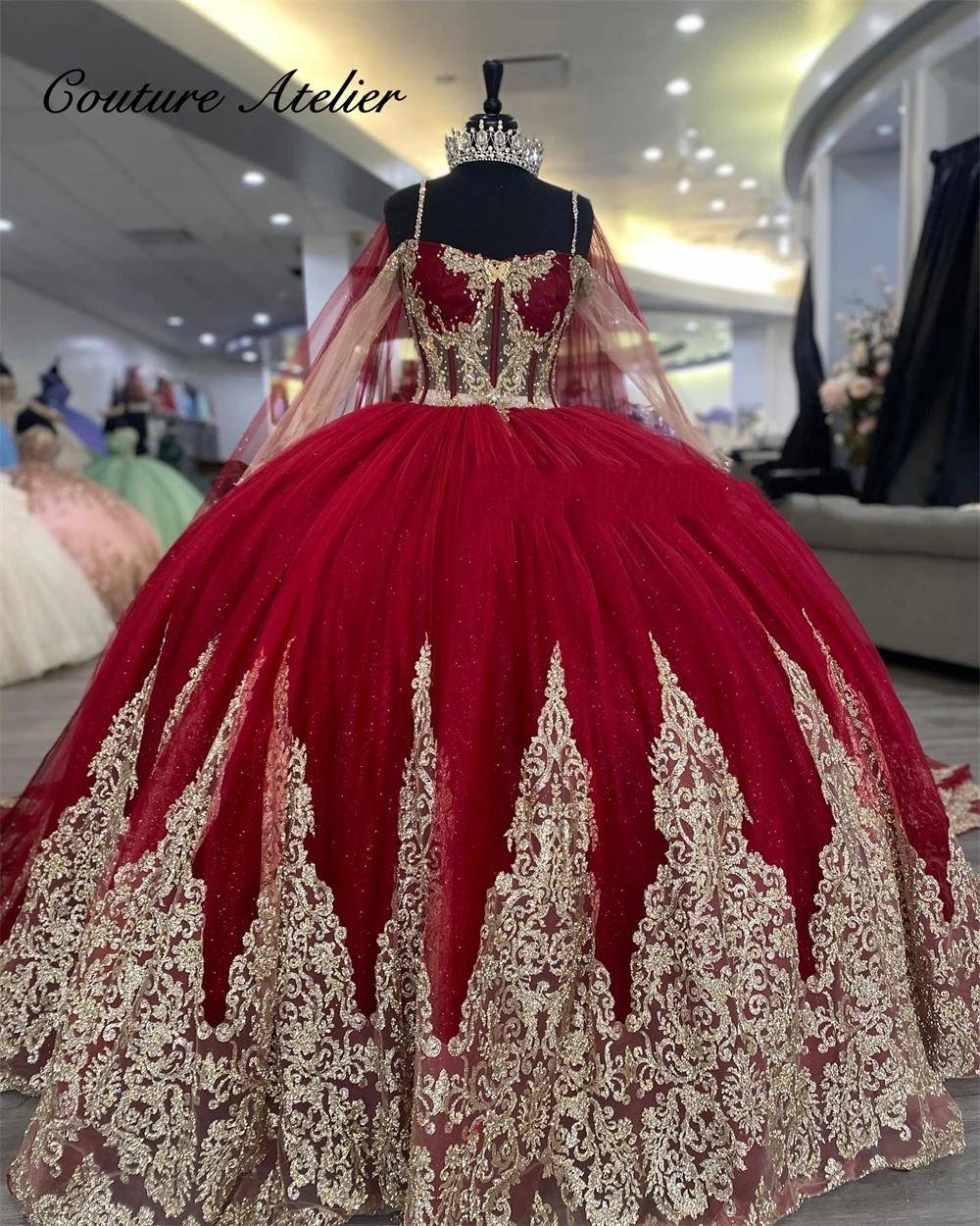 Vintage Gold Appliques Red Quinceanera Dresses With Cape Spaghetti Ball Gown Sweet Sixteen Dress Wedding Gowns Customized
Vintage Gold Appliques Red Quinceanera Dresses With Cape Spaghetti Ball Gown Sweet Sixteen Dress Wedding Gowns Customized