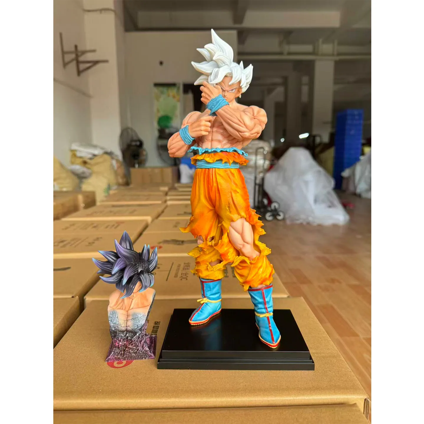 JT Dragon Ball Ultra Instinct Goku Figure Double Head Sculpture Anime Statue Collectible Model Desktop Decor Gift For Anime Fans
JT Dragon Ball Ultra Instinct Goku Figure Double Head Sculpture Anime Statue Collectible Model Desktop Decor Gift For Anime Fans