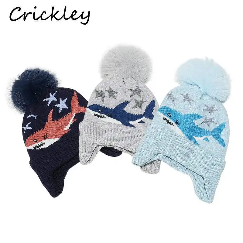 Шапки с рисунком акулы и звезды для мальчиков и девочек, теплые флисовые детские шапки с помпоном, осенне-зимние вязаные детские шапки
Шапки с рисунком акулы и звезды для мальчиков и девочек, теплые флисовые детские шапки с помпоном, осенне-зимние вязаные детские шапки