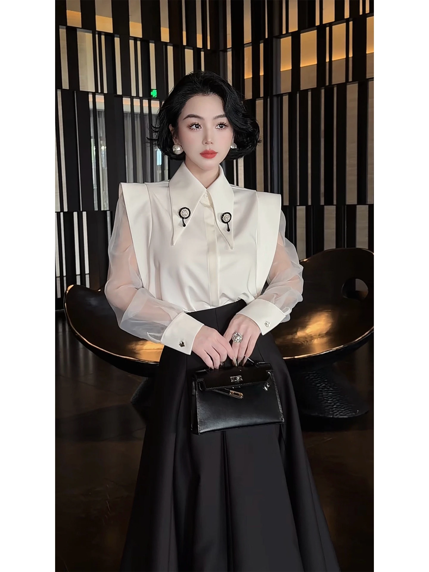 London Art Gallery White Shirt Women's Style Casual Loose Fit Long Sleeve Breathable Spring 2026 Luxury Sensation Top
London Art Gallery White Shirt Women's Style Casual Loose Fit Long Sleeve Breathable Spring 2026 Luxury Sensation Top