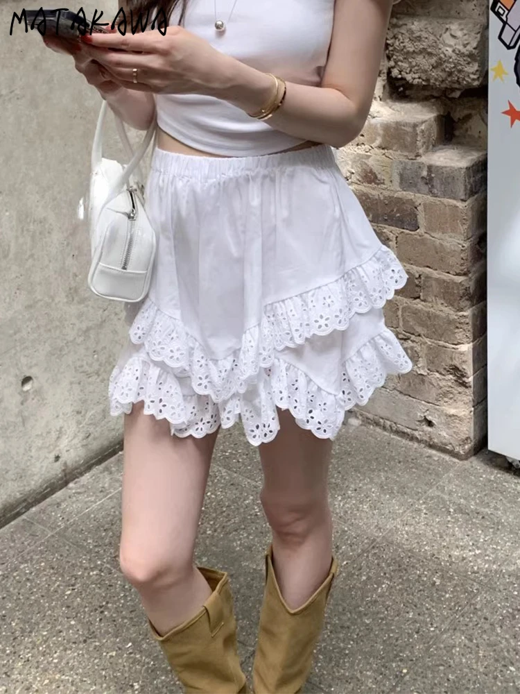 Matakawa Lace Ruffles Women Skirts Irregular Spring Summer Solid Sweet Faldas Mujer Korean Fashion Vintage Y2k Mini Skirt
Matakawa Lace Ruffles Women Skirts Irregular Spring Summer Solid Sweet Faldas Mujer Korean Fashion Vintage Y2k Mini Skirt