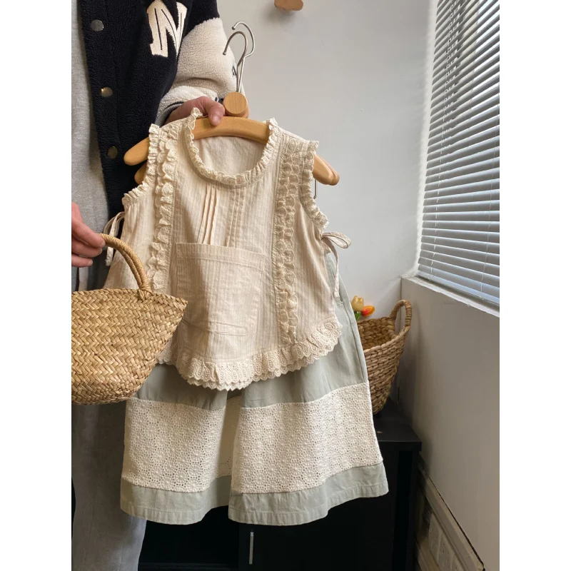 Girls' Mori Style Embroidered Lace Trim Vest and Loose Pants Two-Piece Set2025Summer Thin Sleeveless Children's Set
Girls' Mori Style Embroidered Lace Trim Vest and Loose Pants Two-Piece Set2025Summer Thin Sleeveless Children's Set