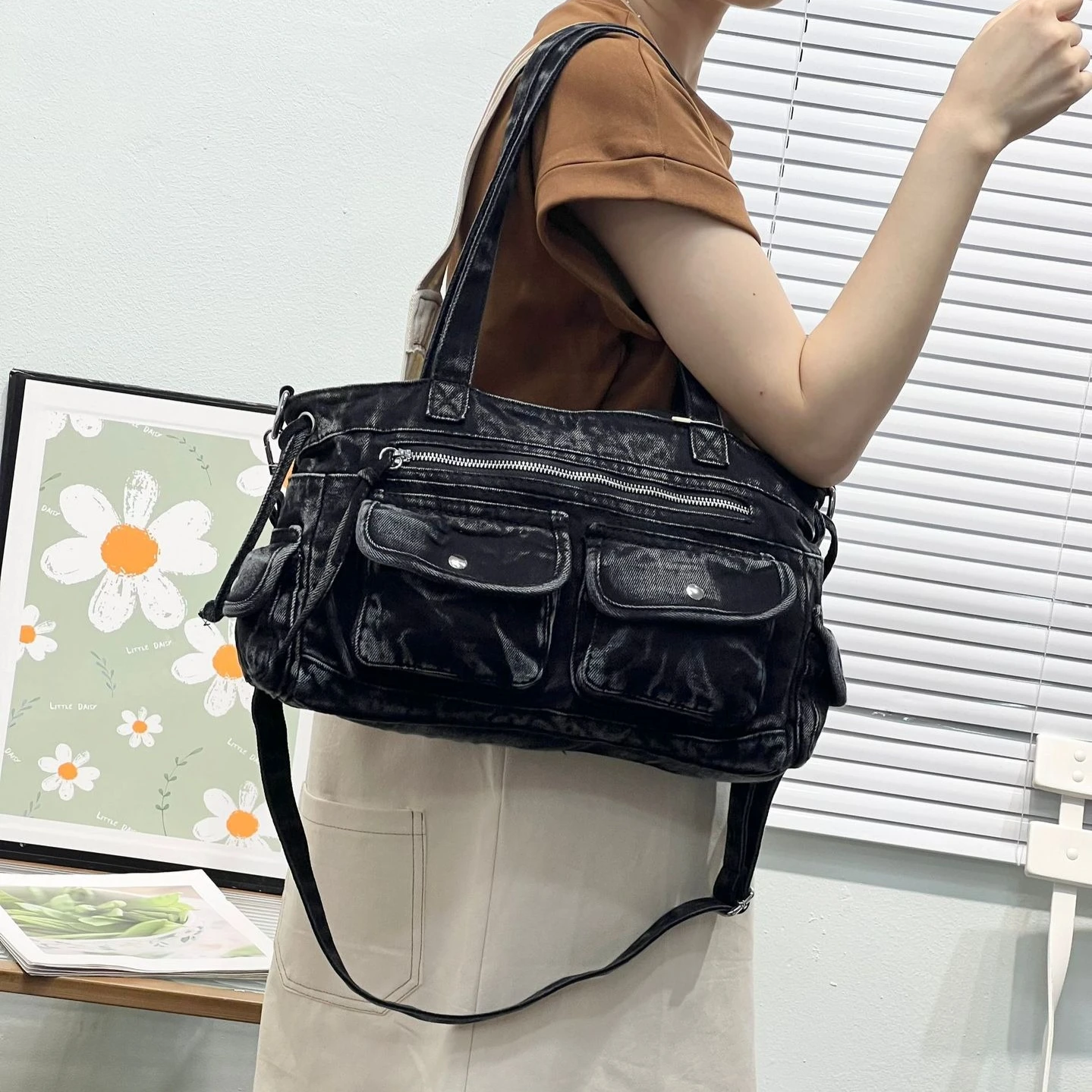 Distressed Denim Shoulder Bag for Women - Vintage Washed Crossbody Tote, Large Capacity Boho Chic Handbag with Adjustable Strap
Distressed Denim Shoulder Bag for Women - Vintage Washed Crossbody Tote, Large Capacity Boho Chic Handbag with Adjustable Strap