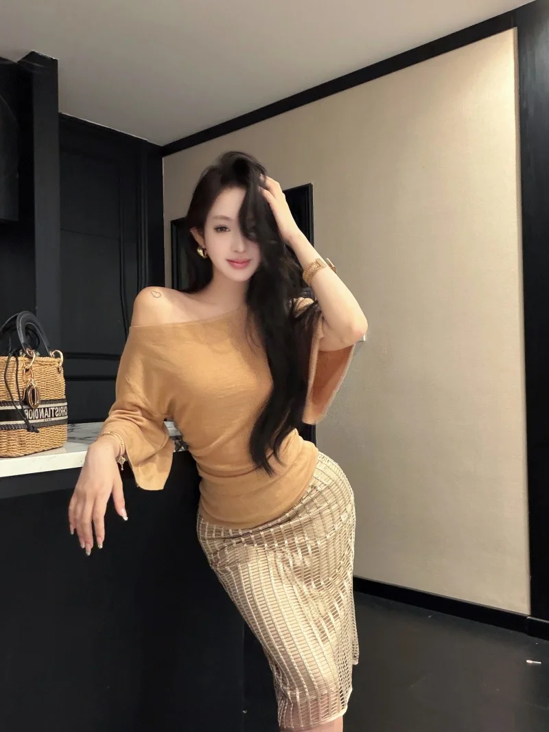 Kumikumi Pure Desire Summer Set Waist-Cinching Shoulder-Baring Short-Sleeve T-Shirt Women's Fashion Ensemble High-Waisted Skirt
Kumikumi Pure Desire Summer Set Waist-Cinching Shoulder-Baring Short-Sleeve T-Shirt Women's Fashion Ensemble High-Waisted Skirt