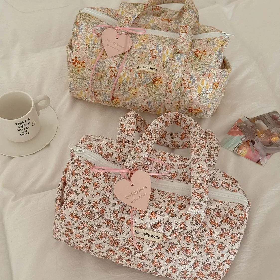 Floral Print Drum Handbag Large Capacity Portable Travel Storage Bag Multi-use Outdoor Carry Bag Floral Cylindrical Tote
Floral Print Drum Handbag Large Capacity Portable Travel Storage Bag Multi-use Outdoor Carry Bag Floral Cylindrical Tote