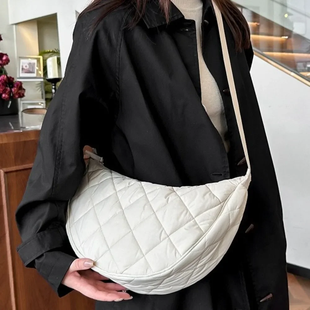 Portable Nylon Women's Hobos Half Moon Shoulder Bag Large Capacity Quilted Plaid Female Crossbody Bags Travel Men Underarm Bags
Portable Nylon Women's Hobos Half Moon Shoulder Bag Large Capacity Quilted Plaid Female Crossbody Bags Travel Men Underarm Bags