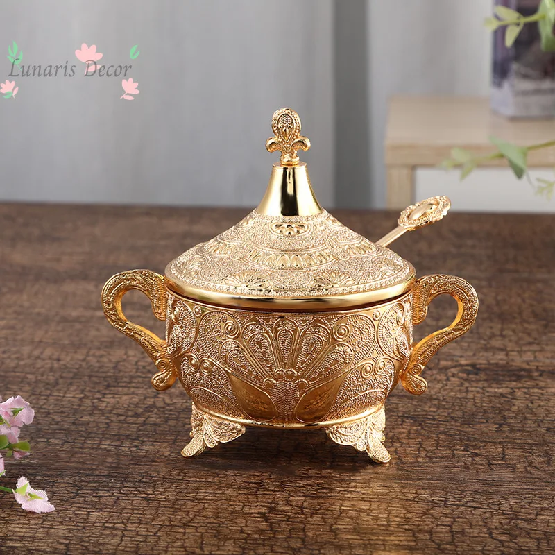Kitchen seasoning jar, alloy carved jar, household sugar cup, light luxury Nordic creative seasoning box
Kitchen seasoning jar, alloy carved jar, household sugar cup, light luxury Nordic creative seasoning box