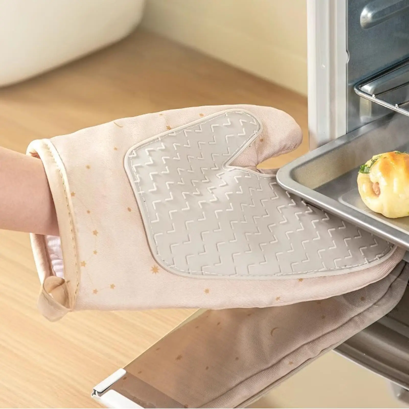 Silicone Gloves For Cooking 2 Pieces Anti-Scalding Soft Non-Slip Silicone Oven Gloves For Home Restaurant Bakery Barbecue
Silicone Gloves For Cooking 2 Pieces Anti-Scalding Soft Non-Slip Silicone Oven Gloves For Home Restaurant Bakery Barbecue