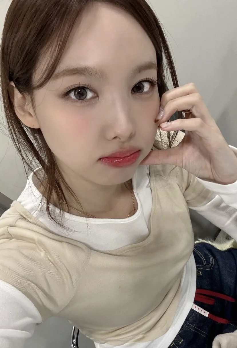 Lin Na Huan Hugyourskin 24FW Fake Two-Piece Long Sleeve Shirt Commute Style Splice Cotton Sweat-Wicking Color T-shirt
Lin Na Huan Hugyourskin 24FW Fake Two-Piece Long Sleeve Shirt Commute Style Splice Cotton Sweat-Wicking Color T-shirt