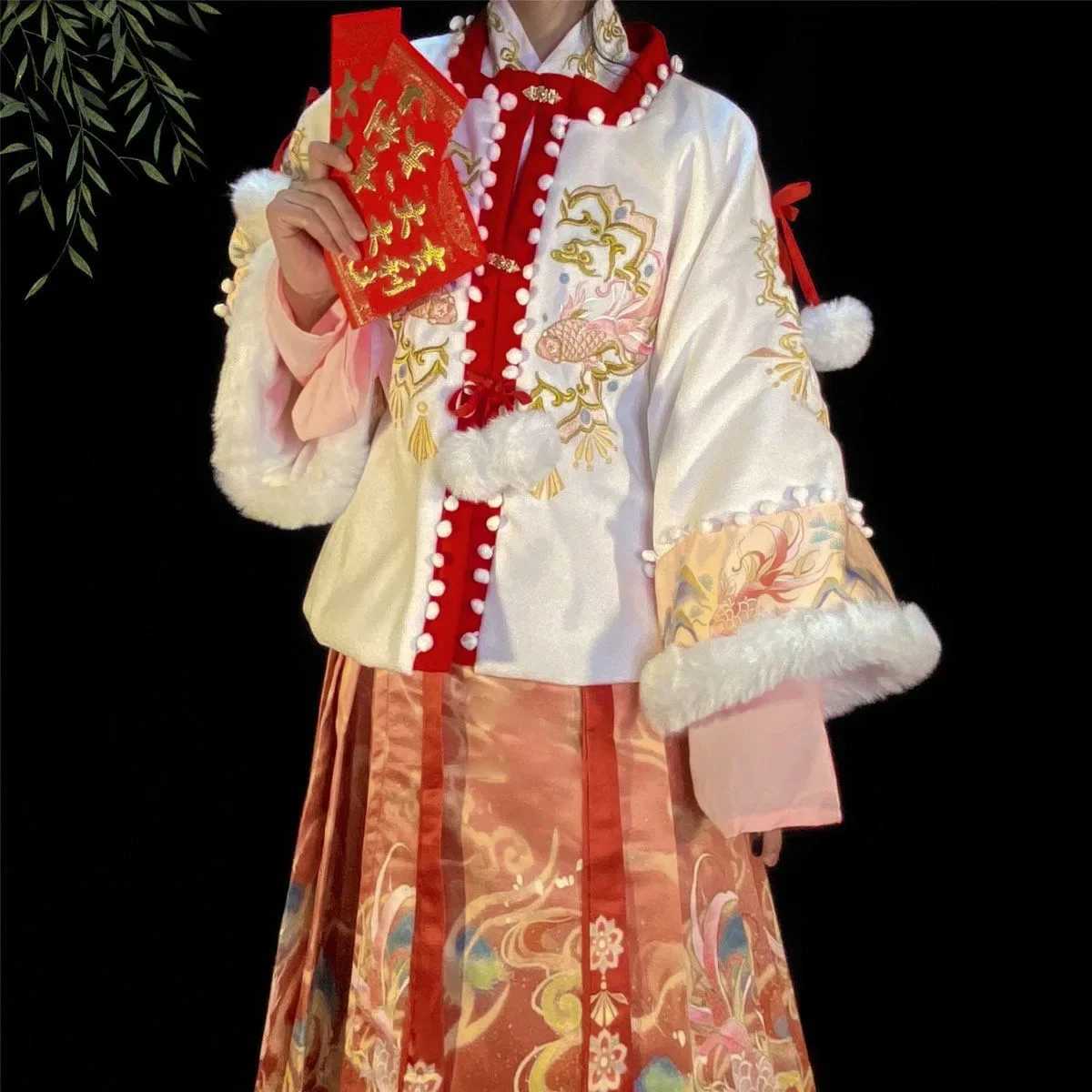 Ming Style Hanfu Women's Plush and Thick Embroidered Horse Face Skirt Chinese Traditional Costumes New Year's Clothing
Ming Style Hanfu Women's Plush and Thick Embroidered Horse Face Skirt Chinese Traditional Costumes New Year's Clothing
