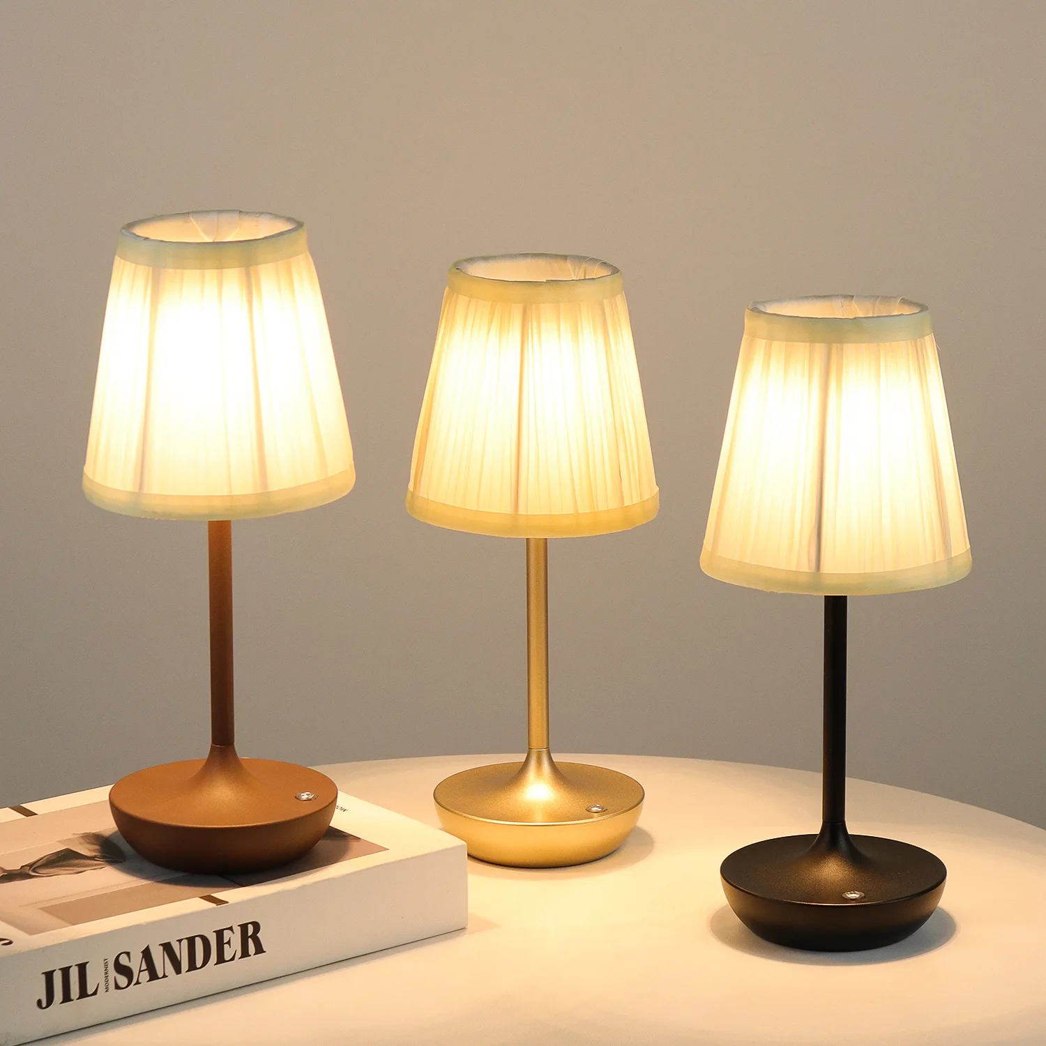Vintage-Style Type-C Rechargeable LED Desk Lamp - 3-Color Adjustable Lighting & Warm Ambiance Creator for Bedroom/Study Decor
Vintage-Style Type-C Rechargeable LED Desk Lamp - 3-Color Adjustable Lighting & Warm Ambiance Creator for Bedroom/Study Decor