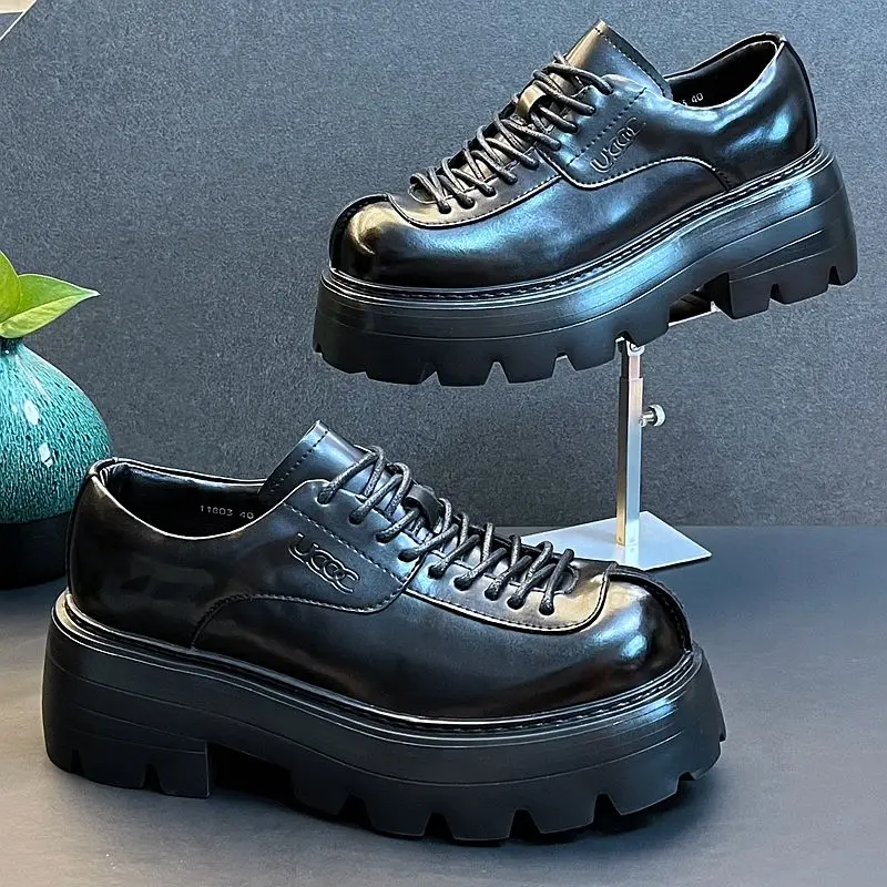 High Men's Versatile White Board European and American Trend Casual Leather Internet Celebrity Super Fire Sneakers White Shoes
High Men's Versatile White Board European and American Trend Casual Leather Internet Celebrity Super Fire Sneakers White Shoes