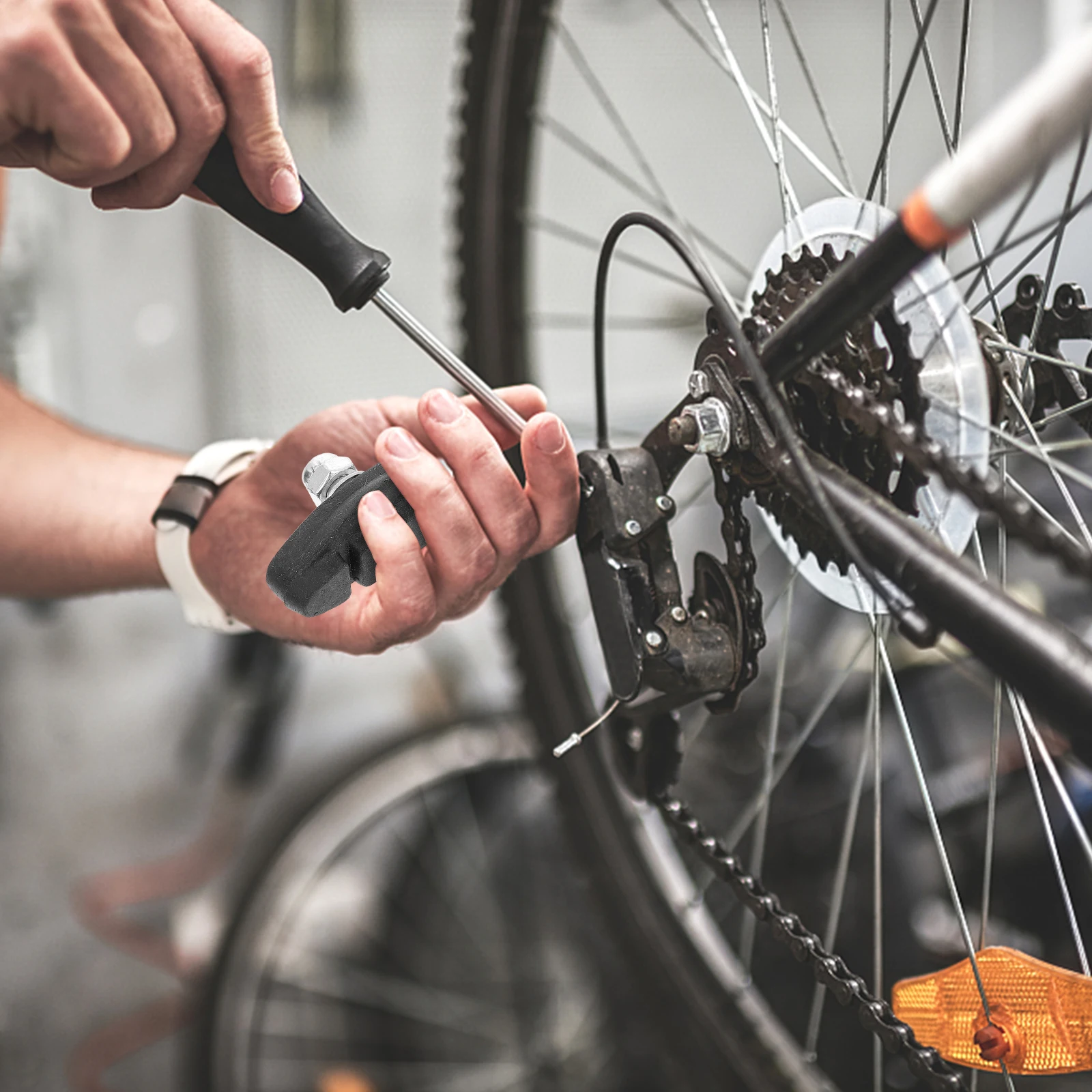 10 set Brake Pads City Bike Bicycle Brakes Metal Caliper Blocks Enhanced Drainage Slip Resistant Grooves Angled Tip Mud Removal
10 set Brake Pads City Bike Bicycle Brakes Metal Caliper Blocks Enhanced Drainage Slip Resistant Grooves Angled Tip Mud Removal