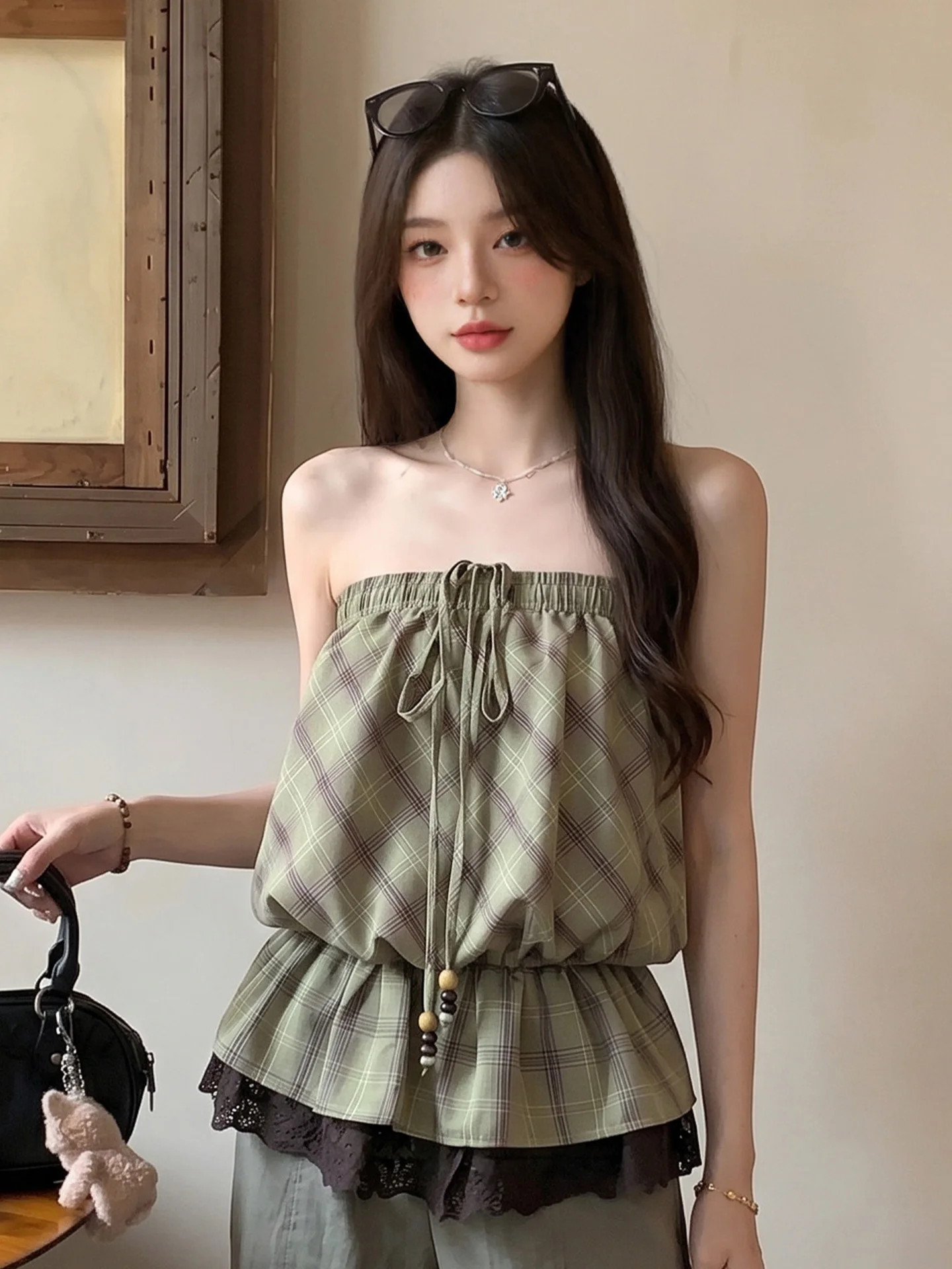 Retro Polka Dot Lace Color Block Sleeveless Vest Women's Summer New Style Slimming One Shoulder Short Top City Walk Casual Wear
Retro Polka Dot Lace Color Block Sleeveless Vest Women's Summer New Style Slimming One Shoulder Short Top City Walk Casual Wear