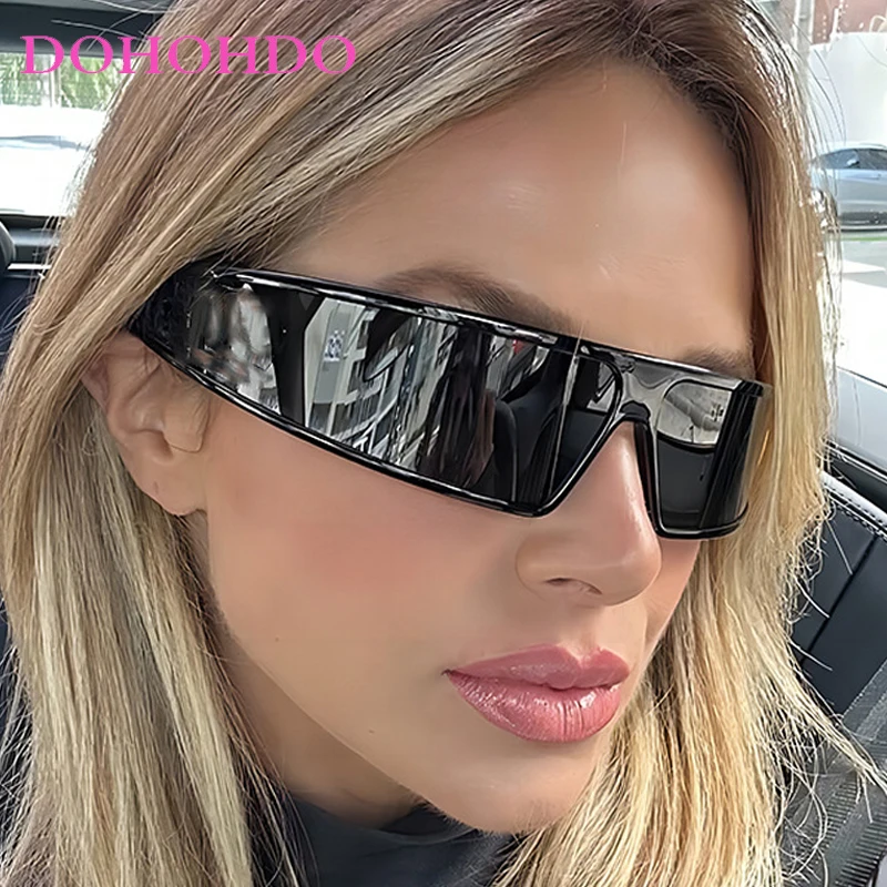 New Trendy Punk One-Piece Women's Sunglasses Luxury Brand Designer Men Sunglasses Outdoor Sports Cycling Eyeglasses Unisex UV400
New Trendy Punk One-Piece Women's Sunglasses Luxury Brand Designer Men Sunglasses Outdoor Sports Cycling Eyeglasses Unisex UV400