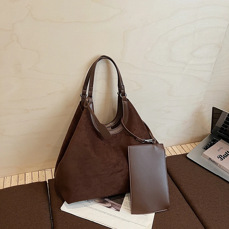 Premium Retro Bucket Bag Fashionable European American Tote Bag Stylish Simple Shoulder Bag High-quality Best-selling Casual Bag
Premium Retro Bucket Bag Fashionable European American Tote Bag Stylish Simple Shoulder Bag High-quality Best-selling Casual Bag