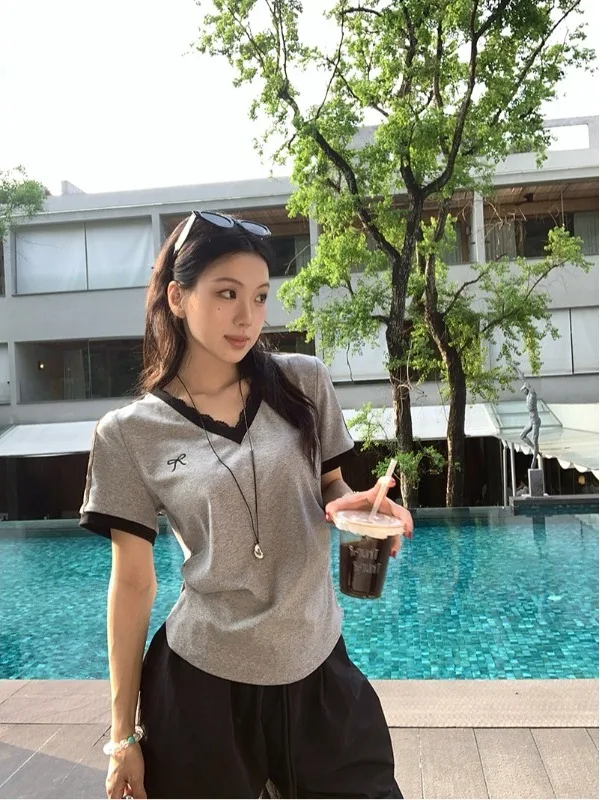 Slimming Large Size Lace Trim Short Sleeve T-Shirt Women's Casual Summer Fashion Sweet And Spicy Style V-Neck Breathable Skin...
Slimming Large Size Lace Trim Short Sleeve T-Shirt Women's Casual Summer Fashion Sweet And Spicy Style V-Neck Breathable Skin...