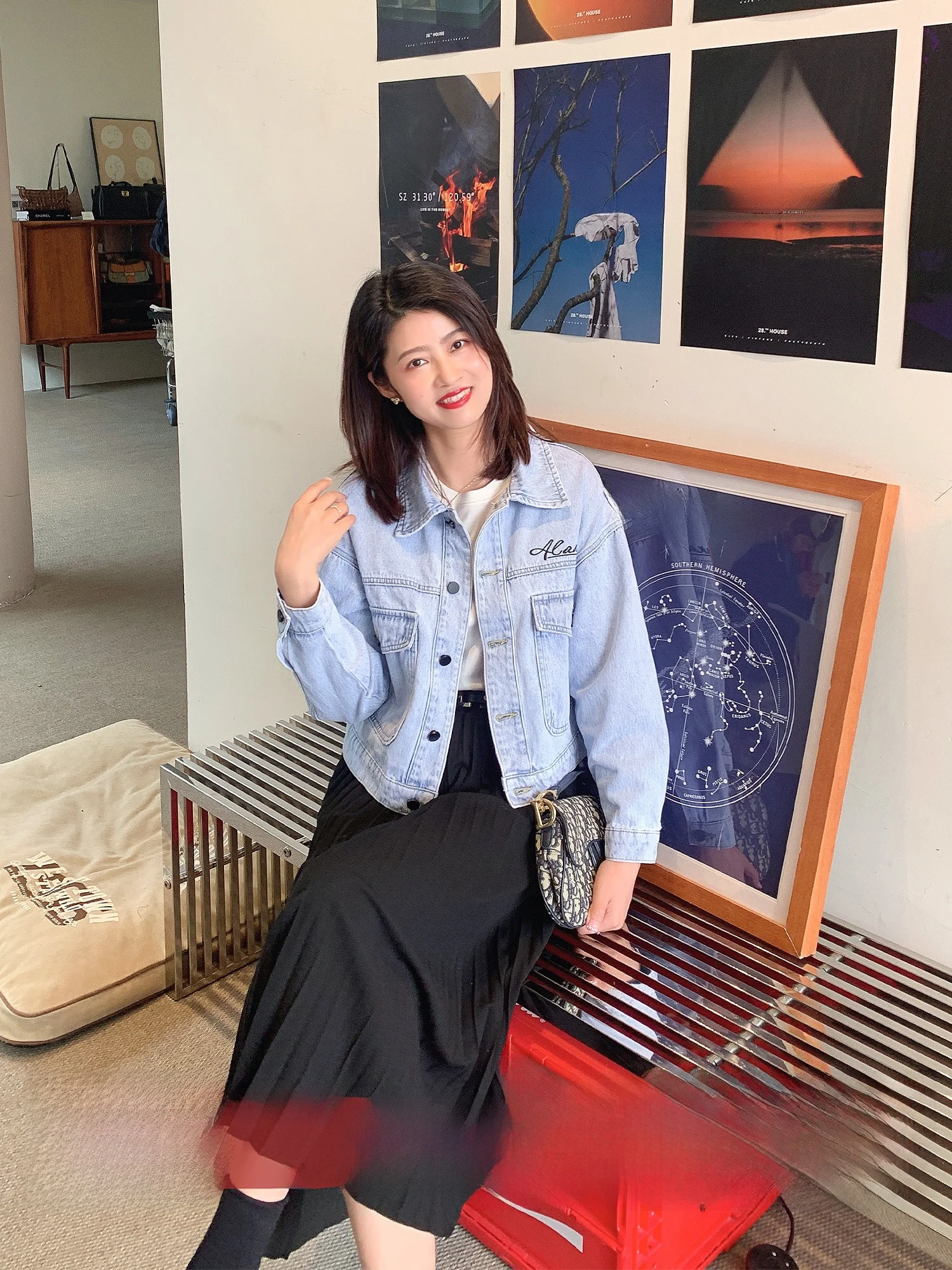 High Density Embroidery Short Blue Denim Jacket Women's Style W2CNZ321 Commute Style Button Design Long Sleeve Collar
High Density Embroidery Short Blue Denim Jacket Women's Style W2CNZ321 Commute Style Button Design Long Sleeve Collar