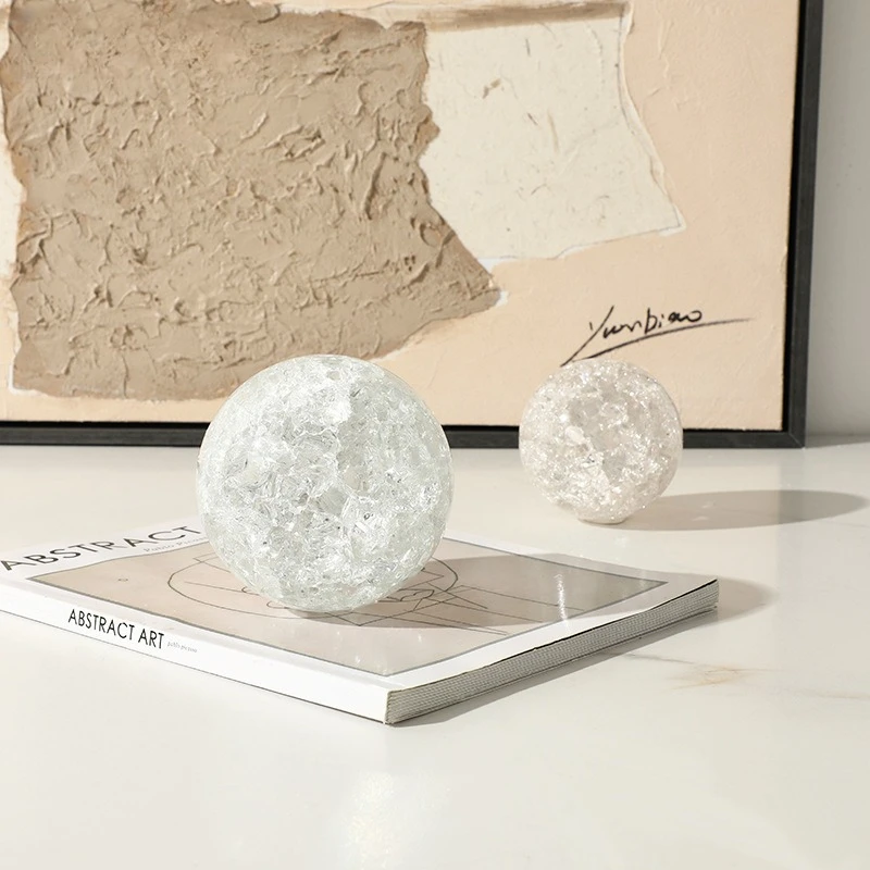 Nordic modern dream ice crack ball glass small ornament, exhibition hall model room, desktop creative decoration
Nordic modern dream ice crack ball glass small ornament, exhibition hall model room, desktop creative decoration