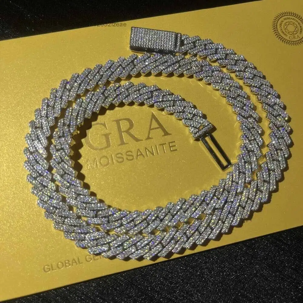 Luxury Iced Out Hip Hop Jewelry 10mm 2 Rows 18k Gold Plated Silver Vvs Moissanite Cuban Link Chain.
Luxury Iced Out Hip Hop Jewelry 10mm 2 Rows 18k Gold Plated Silver Vvs Moissanite Cuban Link Chain.