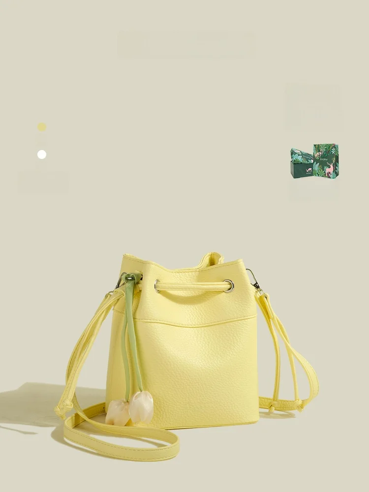 MuziKai Stylish Soft Leather Bucket Bag Women's Commuter Crossbody Bag Fashionable Simple Design New 2026 Trend Handbag
MuziKai Stylish Soft Leather Bucket Bag Women's Commuter Crossbody Bag Fashionable Simple Design New 2026 Trend Handbag