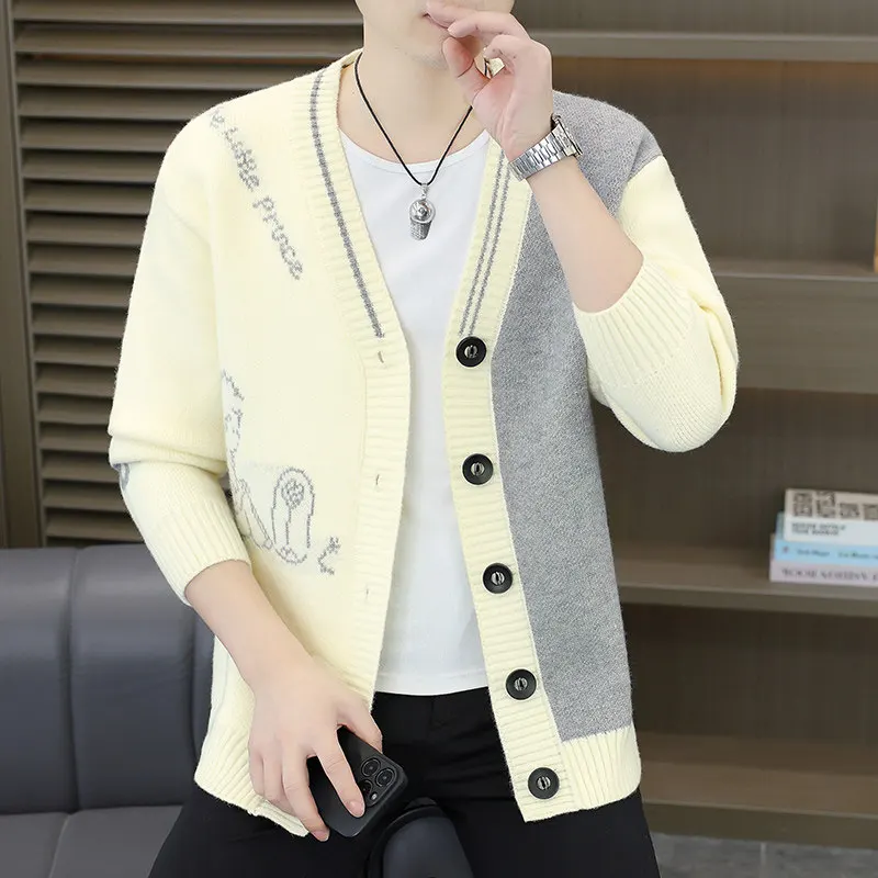 Осенний новый мужской вязаный кардиган-жакет в стиле кэжуал с цветовыми блоками для молодых мужчин, из полиэфирного волокна
Осенний новый мужской вязаный кардиган-жакет в стиле кэжуал с цветовыми блоками для молодых мужчин, из полиэфирного волокна