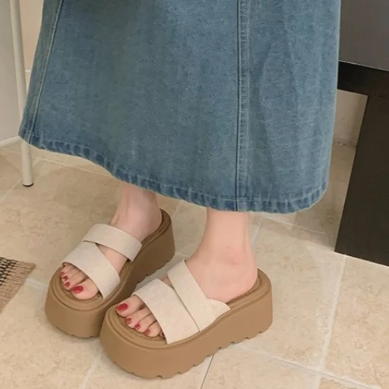 New 2026 Women Summer Thick Heel Sandals Outdoor Slip-On Beach Slippers Chunky Heels Fashion
New 2026 Women Summer Thick Heel Sandals Outdoor Slip-On Beach Slippers Chunky Heels Fashion