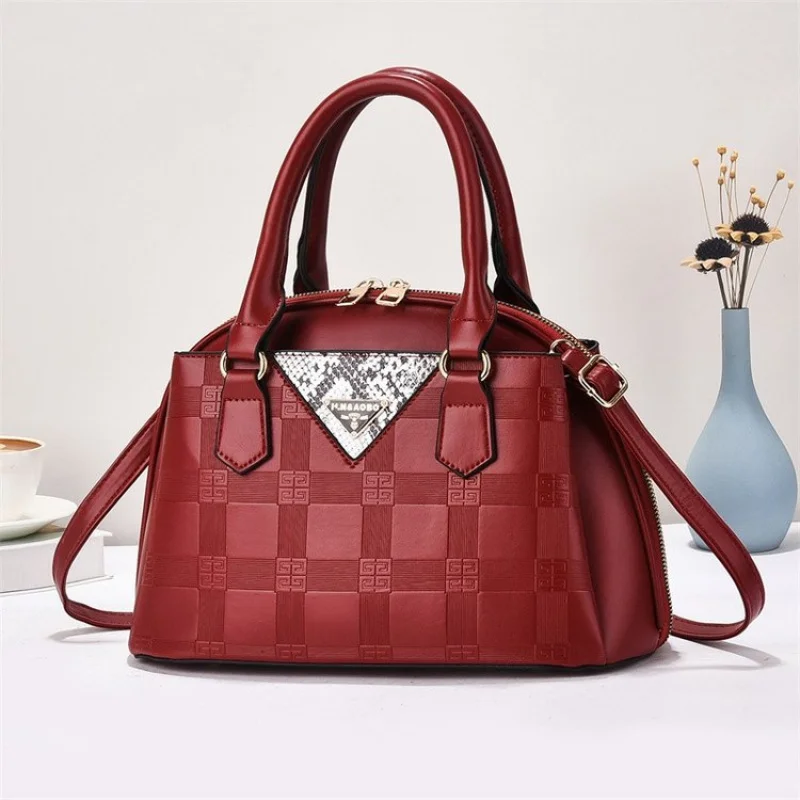 Unique Simple Crossbody Handbag High-End With Letter Logo For Leisure Women Business Chic
Unique Simple Crossbody Handbag High-End With Letter Logo For Leisure Women Business Chic