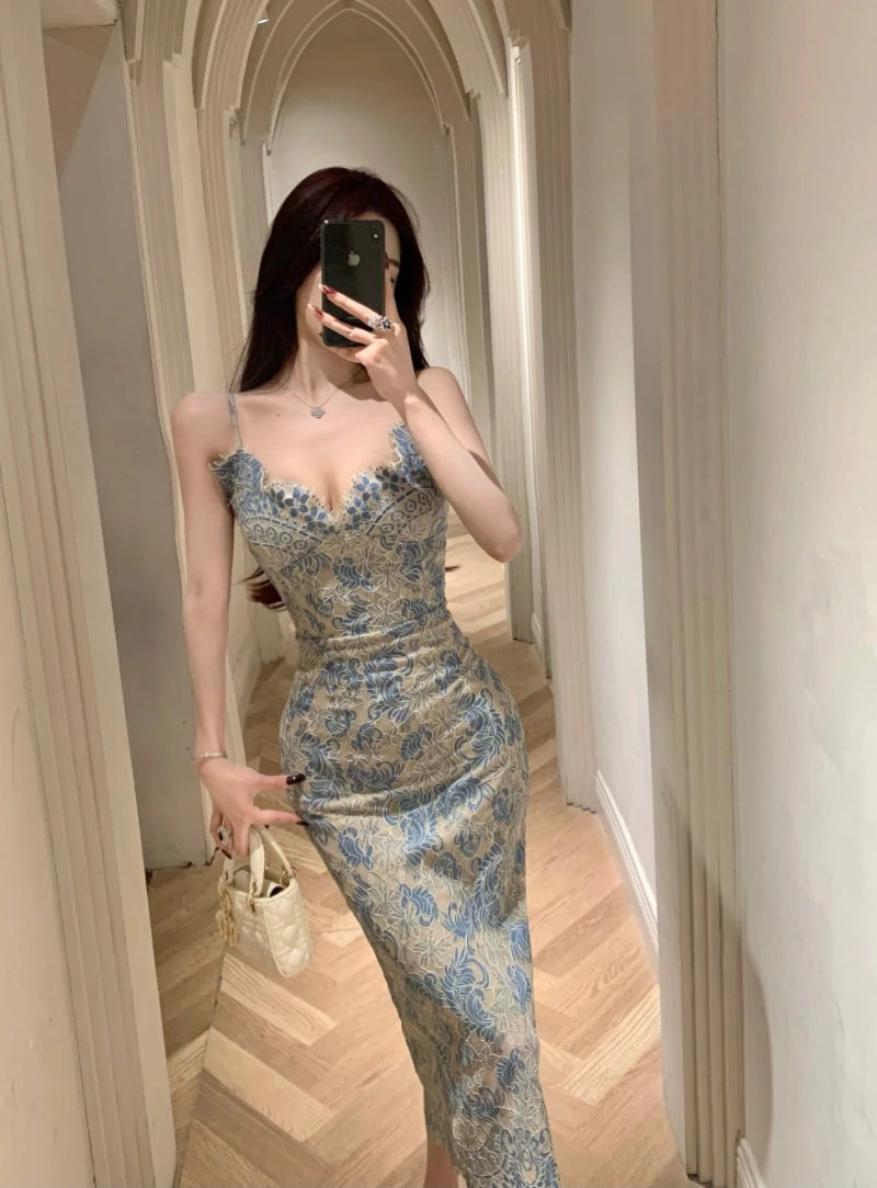 Arazooyi Sexy Lace Hook Flower Print Suspender Party Dresses Women French Temperament Waist Long Split Evening Dresses Vintage
Arazooyi Sexy Lace Hook Flower Print Suspender Party Dresses Women French Temperament Waist Long Split Evening Dresses Vintage