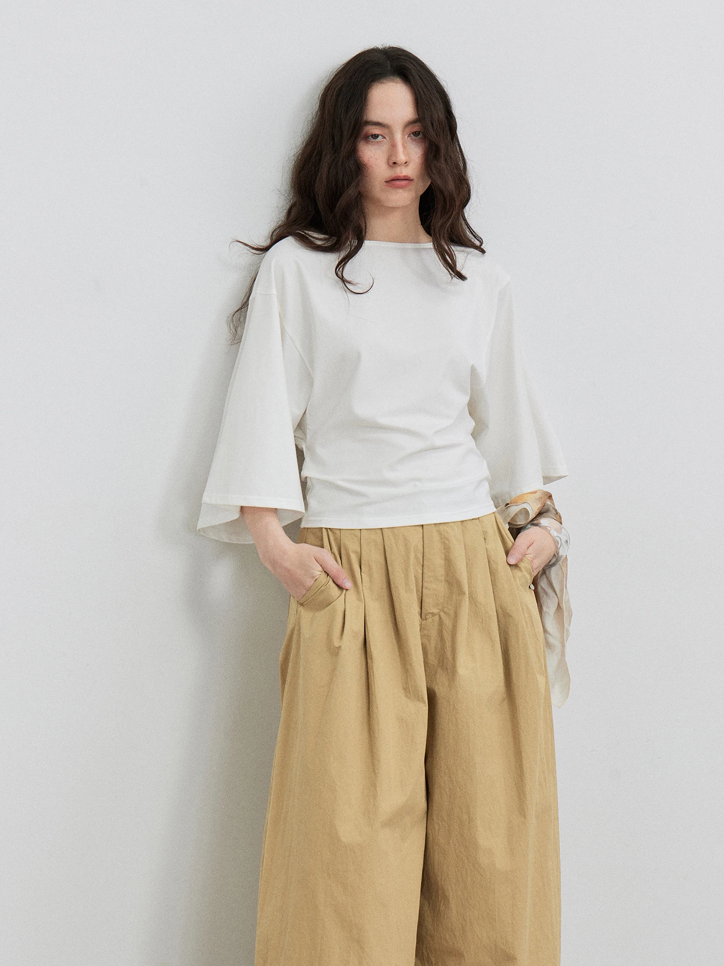 Simple White Bell Sleeve T-Shirt Women's Loose Basic Style Summer Top Cotton Polyester Blend Comfortable Fit Fashionable Design
Simple White Bell Sleeve T-Shirt Women's Loose Basic Style Summer Top Cotton Polyester Blend Comfortable Fit Fashionable Design