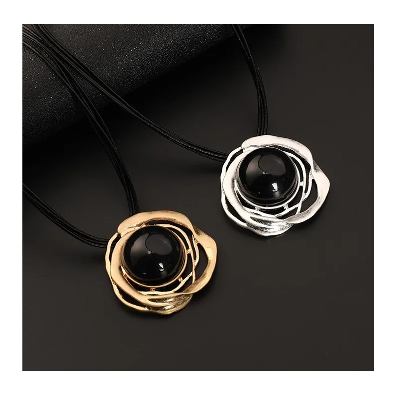 Specializing in Hot-selling Metal Necklaces, Fashionable and Popular Women's Jewelry, Exaggerated High-end Necklaces
Specializing in Hot-selling Metal Necklaces, Fashionable and Popular Women's Jewelry, Exaggerated High-end Necklaces