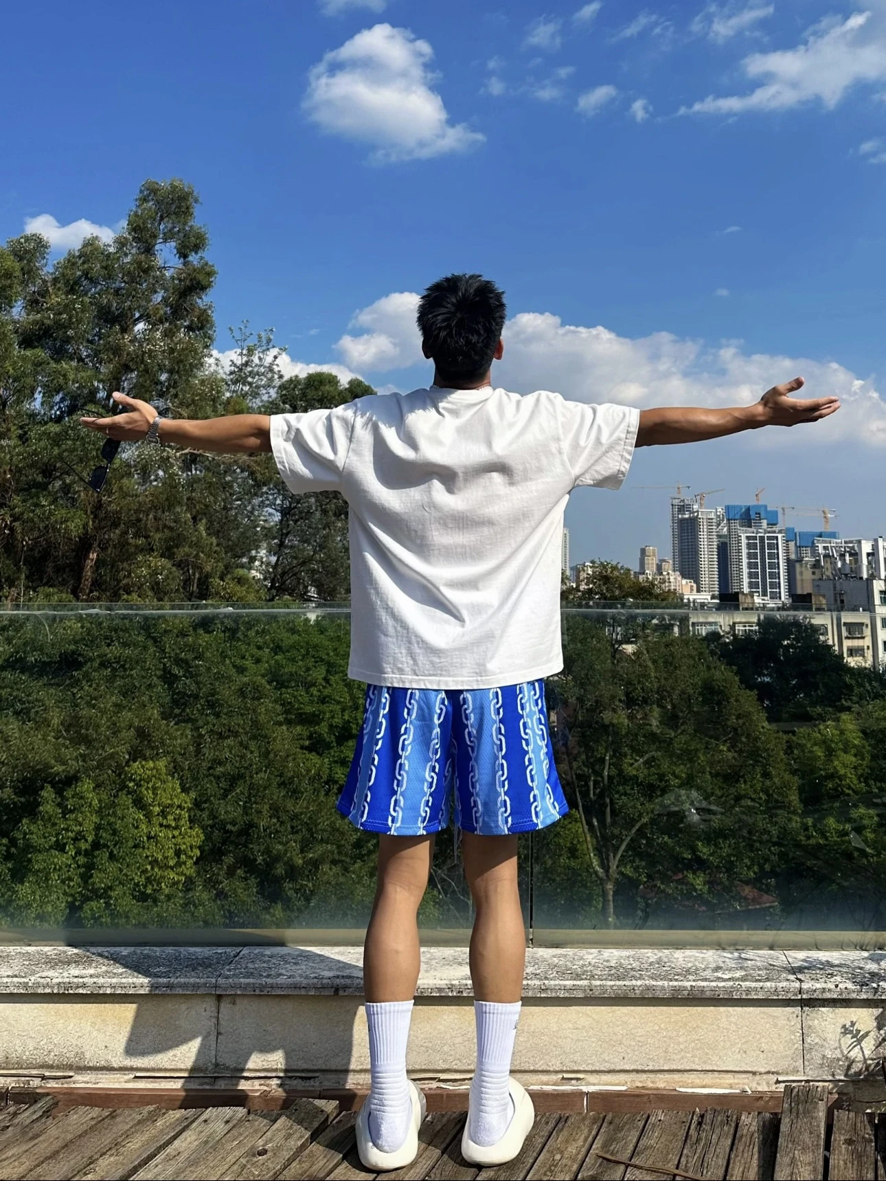 Мужские летние повседневные дышащие полосы для бега свободного кроя American Sle длиной до колена, модные цвета
Мужские летние повседневные дышащие полосы для бега свободного кроя American Sle длиной до колена, модные цвета