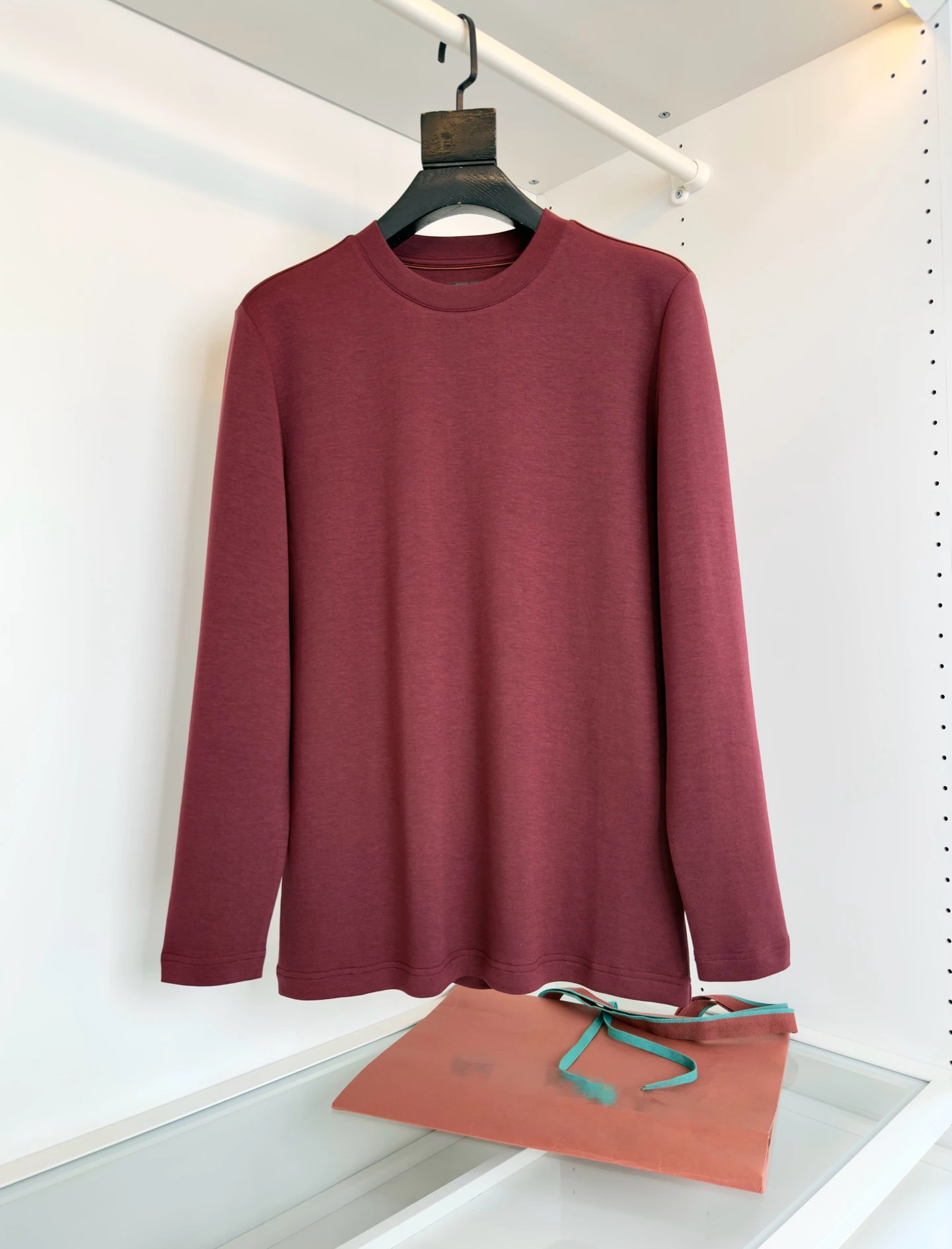High-End Men's Silk Wool Long Sve T-irt Comfortable Casual Versatile Base Layer Simple Design Autumn Winter Top
High-End Men's Silk Wool Long Sve T-irt Comfortable Casual Versatile Base Layer Simple Design Autumn Winter Top