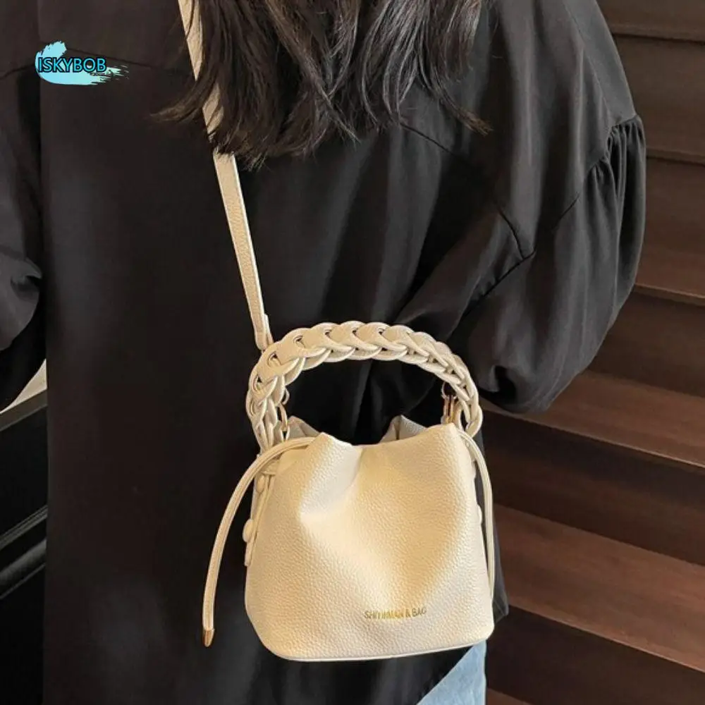 Portable PU Leather Women Shoulder Bag Versatile Trendy Bucket Bag Minimalist Durable Casual Tote Outdoor
Portable PU Leather Women Shoulder Bag Versatile Trendy Bucket Bag Minimalist Durable Casual Tote Outdoor