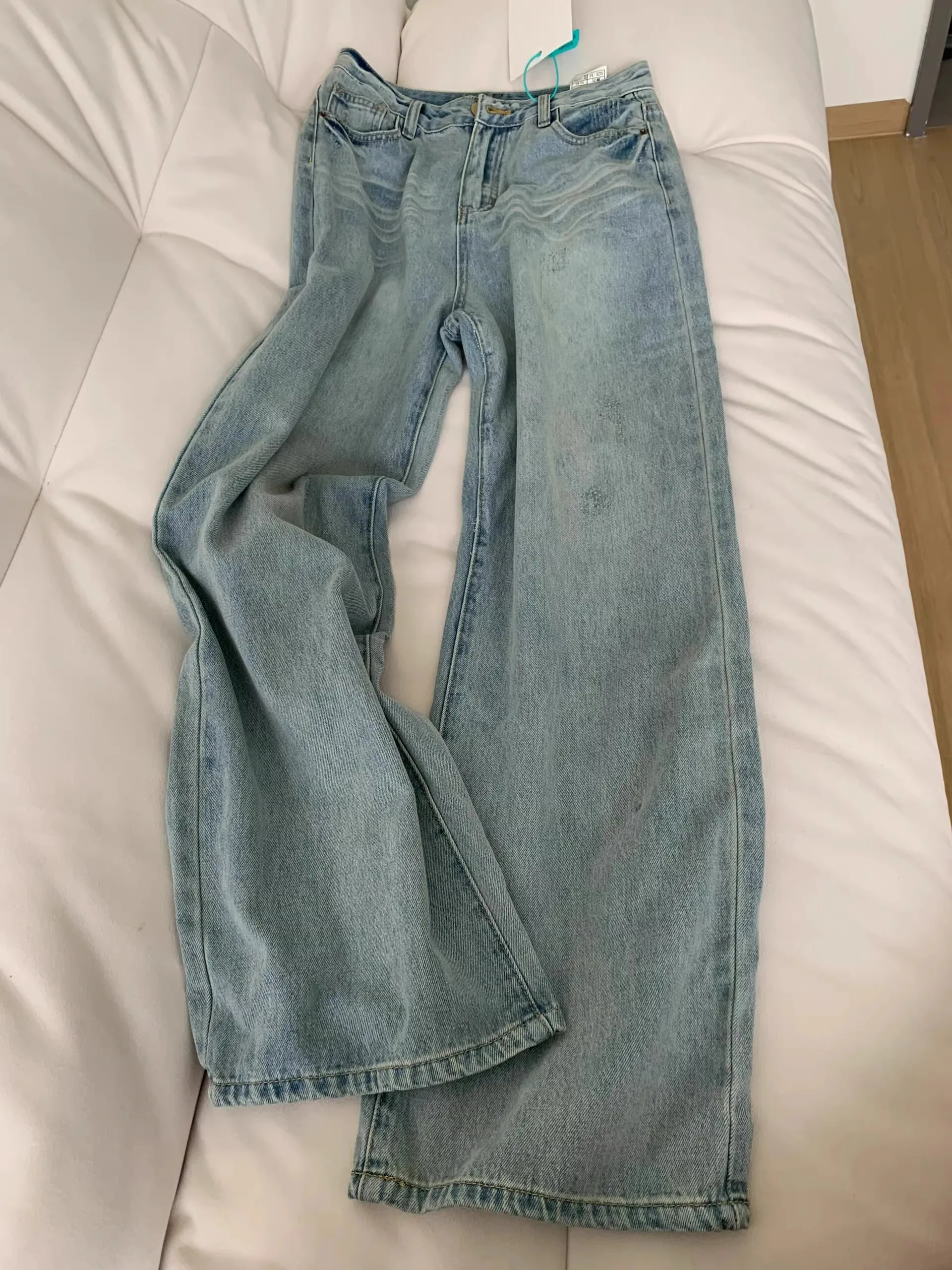 Light Blue Loose Straight Leg Men's Jeans Casual Washed Denim Pants mid Waist Zipper Fly Long Trousers Autumn Fashion
Light Blue Loose Straight Leg Men's Jeans Casual Washed Denim Pants mid Waist Zipper Fly Long Trousers Autumn Fashion