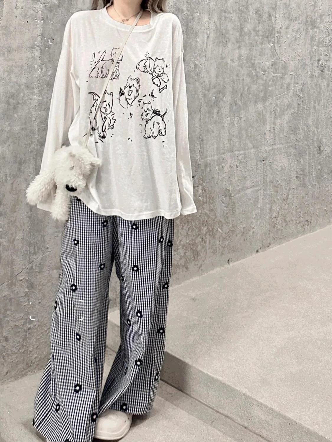 Летний комплект 2025: Женская футболка с длинным рукавом и принтом собаки, топ в клетку и повседневные брюки с высокой талией и широкими штанинами
Летний комплект 2025: Женская футболка с длинным рукавом и принтом собаки, топ в клетку и повседневные брюки с высокой талией и широкими штанинами