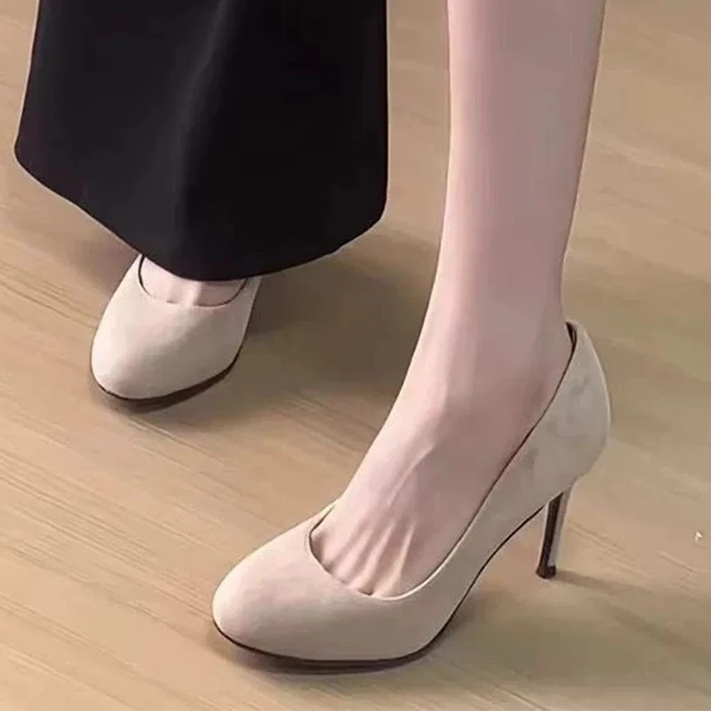 Женские элегантные туфли на высоком каблуке, новые весенние пикантные туфли, женские туфли 2026, роскошные брендовые модельные туфли на мелком каблуке, замшевые туфли-лодочки Cofmort Zapatos
Женские элегантные туфли на высоком каблуке, новые весенние пикантные туфли, женские туфли 2026, роскошные брендовые модельные туфли на мелком каблуке, замшевые туфли-лодочки Cofmort Zapatos