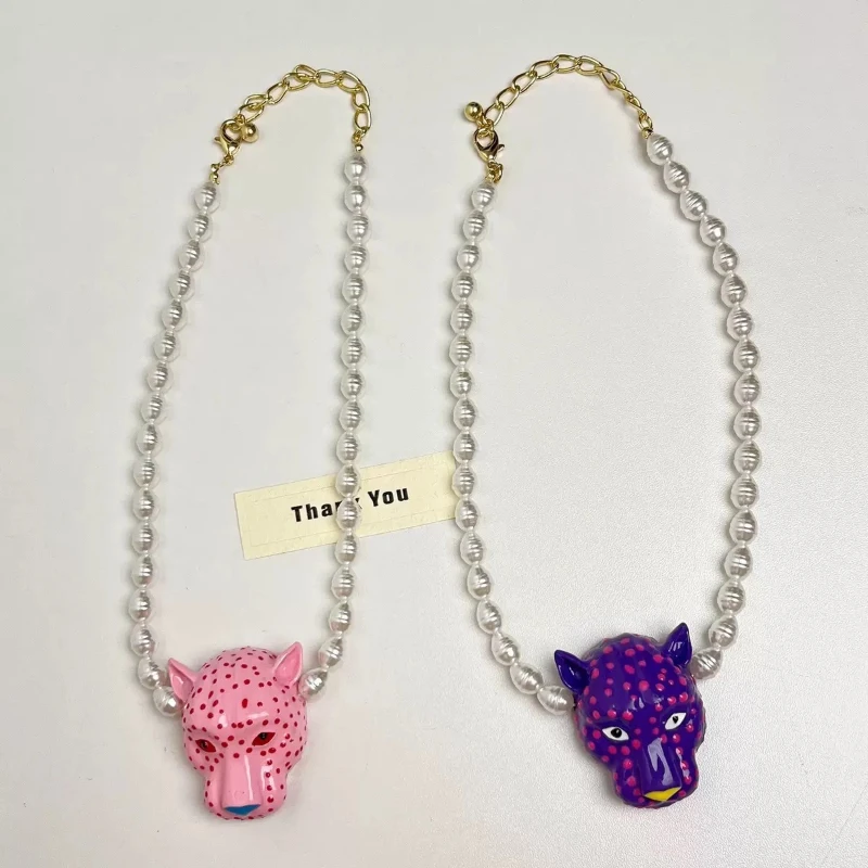 Vintage Enamel Leopard Head Pendant Pearl Clavicle Chain for Women Exaggerated Retro Luxury Fashion Jewelry
Vintage Enamel Leopard Head Pendant Pearl Clavicle Chain for Women Exaggerated Retro Luxury Fashion Jewelry