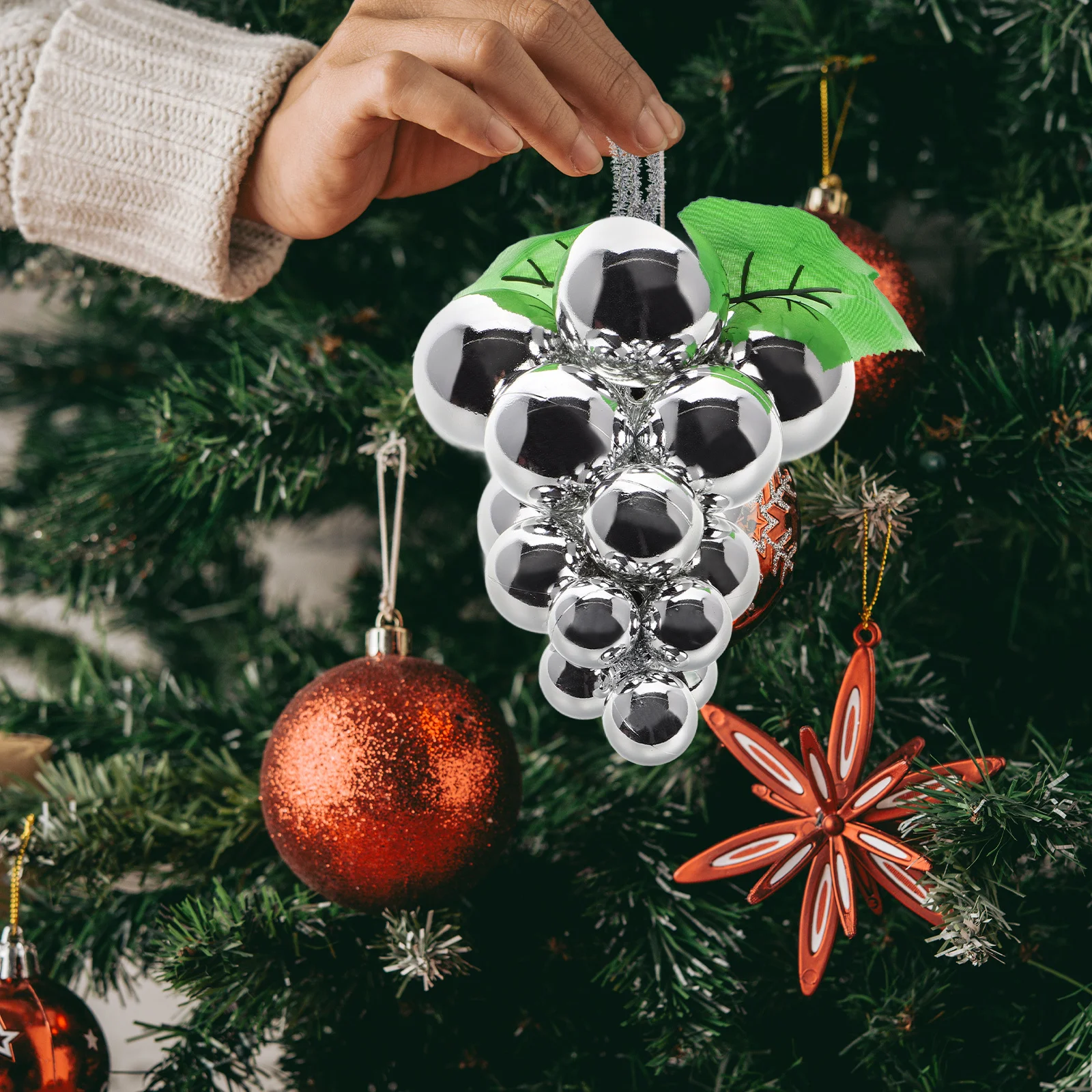 1pcs Artificial Grapes For Decoration Christmas Tree Hanging Ornament Reflective Faux Fruit Decor Outdoor Artificial Fruit Xmas
1pcs Artificial Grapes For Decoration Christmas Tree Hanging Ornament Reflective Faux Fruit Decor Outdoor Artificial Fruit Xmas