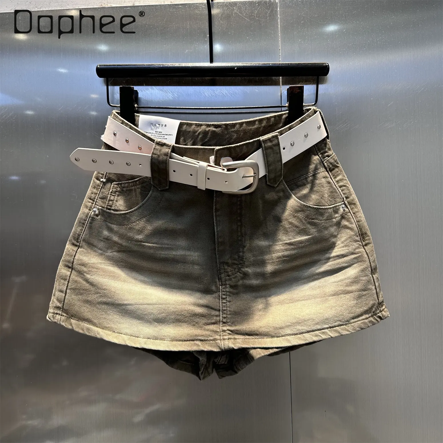 Korean Fashion Sexy High Waist Slim Denim Skirt Women's Summer New Solid Color Versatile Temperament Trendy A-line Skirt Women
Korean Fashion Sexy High Waist Slim Denim Skirt Women's Summer New Solid Color Versatile Temperament Trendy A-line Skirt Women