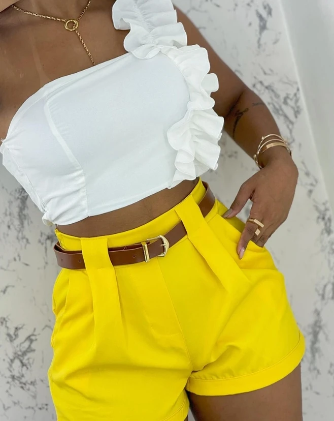 New Fashion 2025 Summer Bottom High Waisted Pleated Solid Color Suit Shorts Casual and Loose Women's Daily Commuting Shorts
New Fashion 2025 Summer Bottom High Waisted Pleated Solid Color Suit Shorts Casual and Loose Women's Daily Commuting Shorts