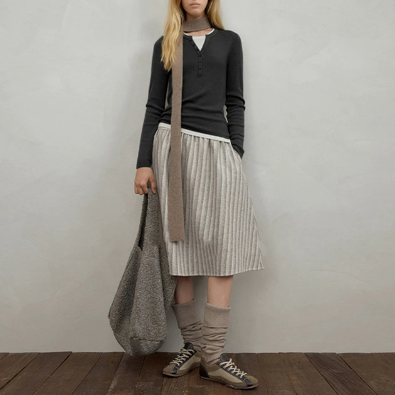 Женский осенне-зимний свитер из 100% шерсти с круглым вырезом контрастного цвета, полубортный пуловер, эластичные мягкие удобные свитера
Женский осенне-зимний свитер из 100% шерсти с круглым вырезом контрастного цвета, полубортный пуловер, эластичные мягкие удобные свитера